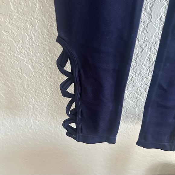 High Waist Navy Seamless Leggings w/ Lattice Cutout – Tummy Control - Picture 5 of 8